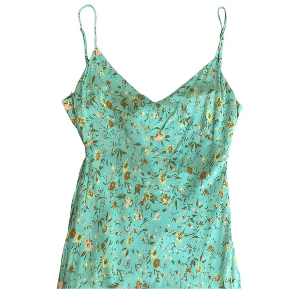 Hello Molly California Dreaming Midi Dress Green Dainty Ditzy Floral Sli… - Picture 10 of 16